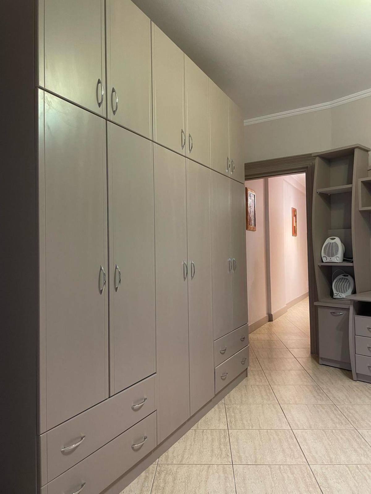 Hotel Kloest Дуррес Экстерьер фото