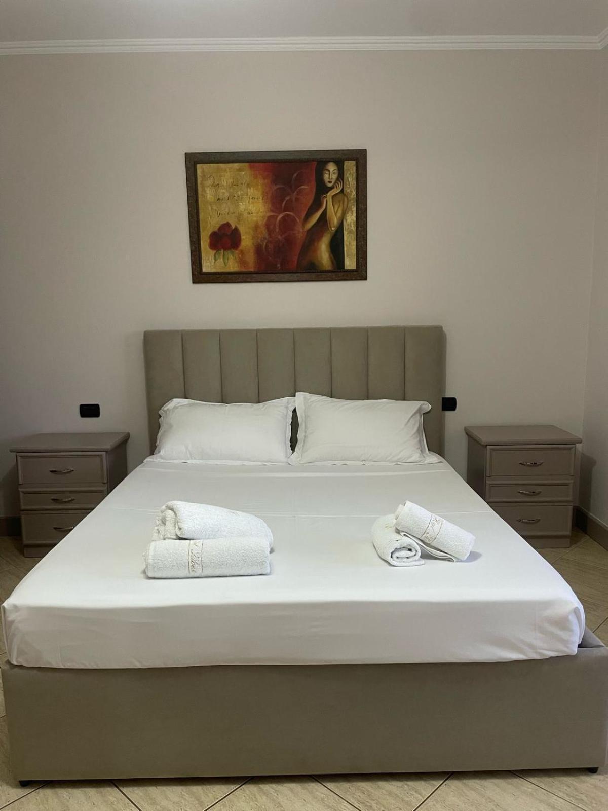 Hotel Kloest Дуррес Экстерьер фото