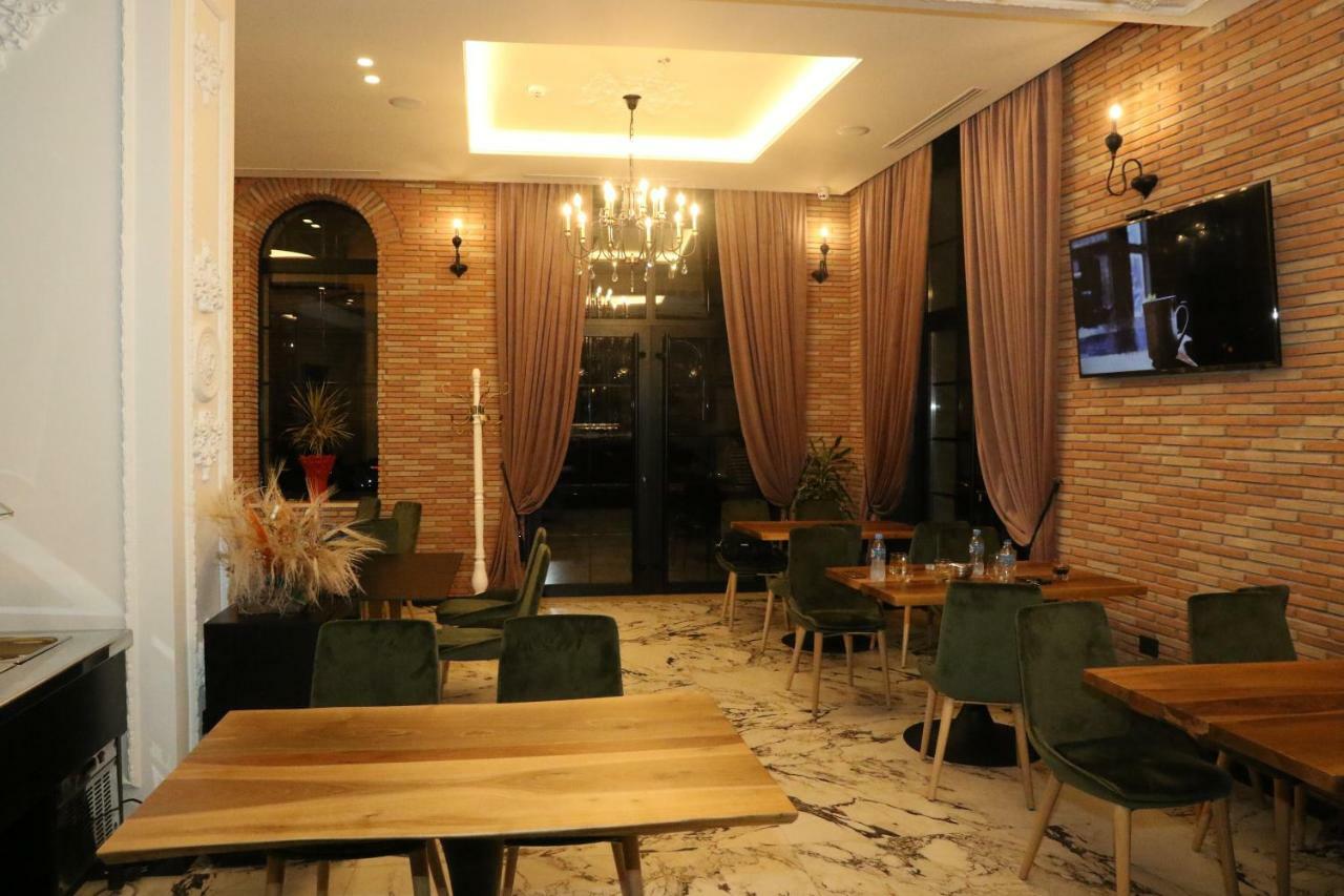 Hotel Kloest Дуррес Экстерьер фото