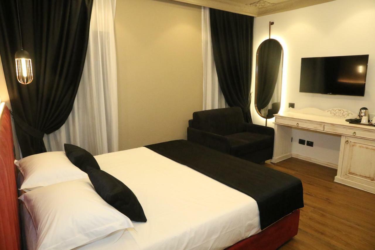 Hotel Kloest Дуррес Экстерьер фото