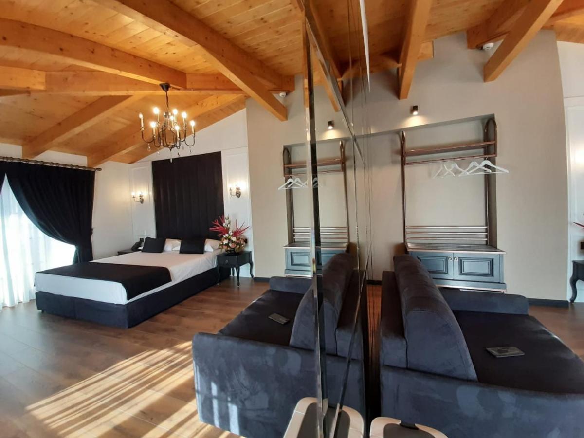 Hotel Kloest Дуррес Экстерьер фото