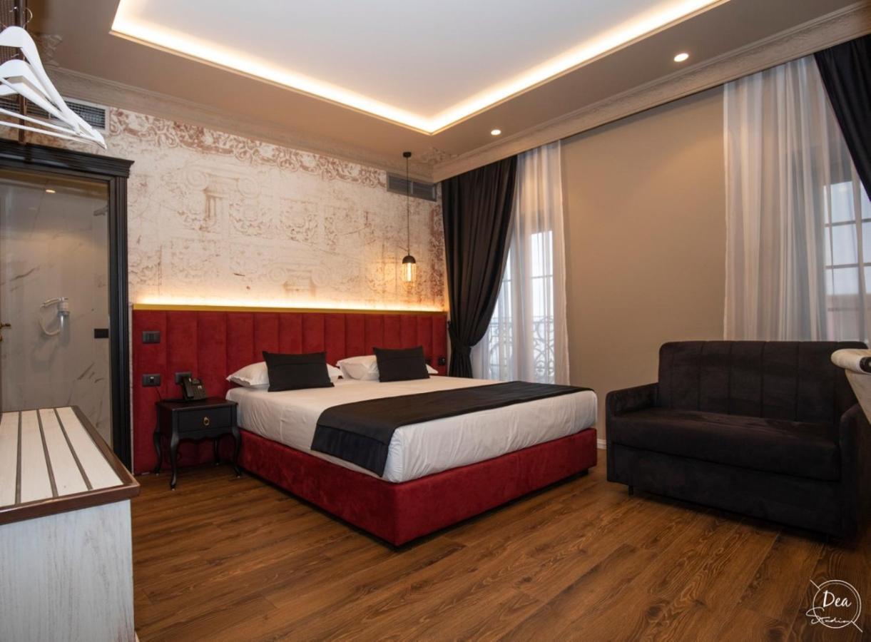 Hotel Kloest Дуррес Экстерьер фото