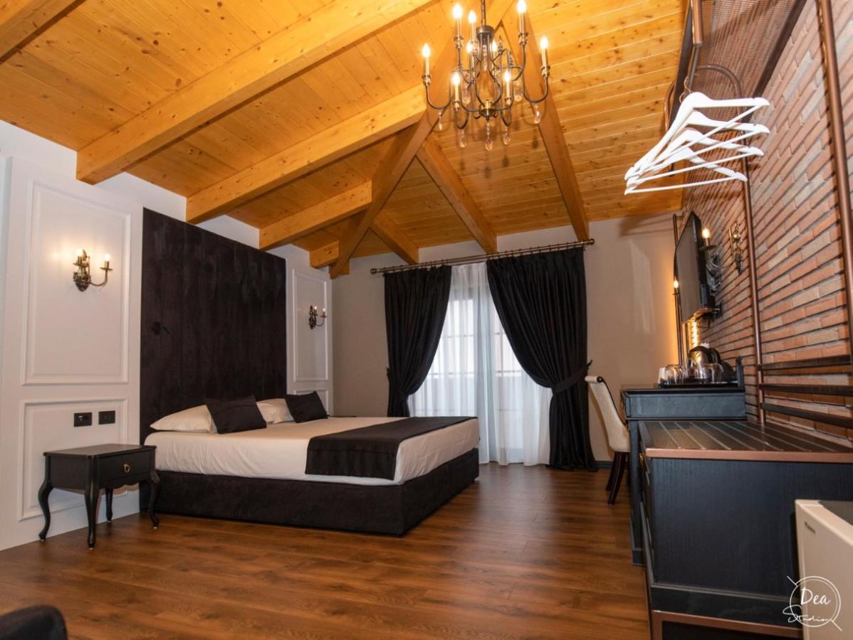 Hotel Kloest Дуррес Экстерьер фото